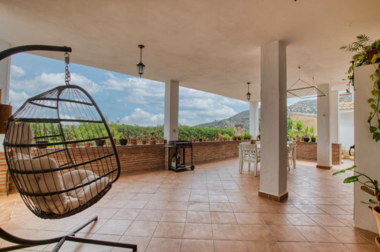 Front porch — Villa Vilo holiday house, Mondrón (Periana)