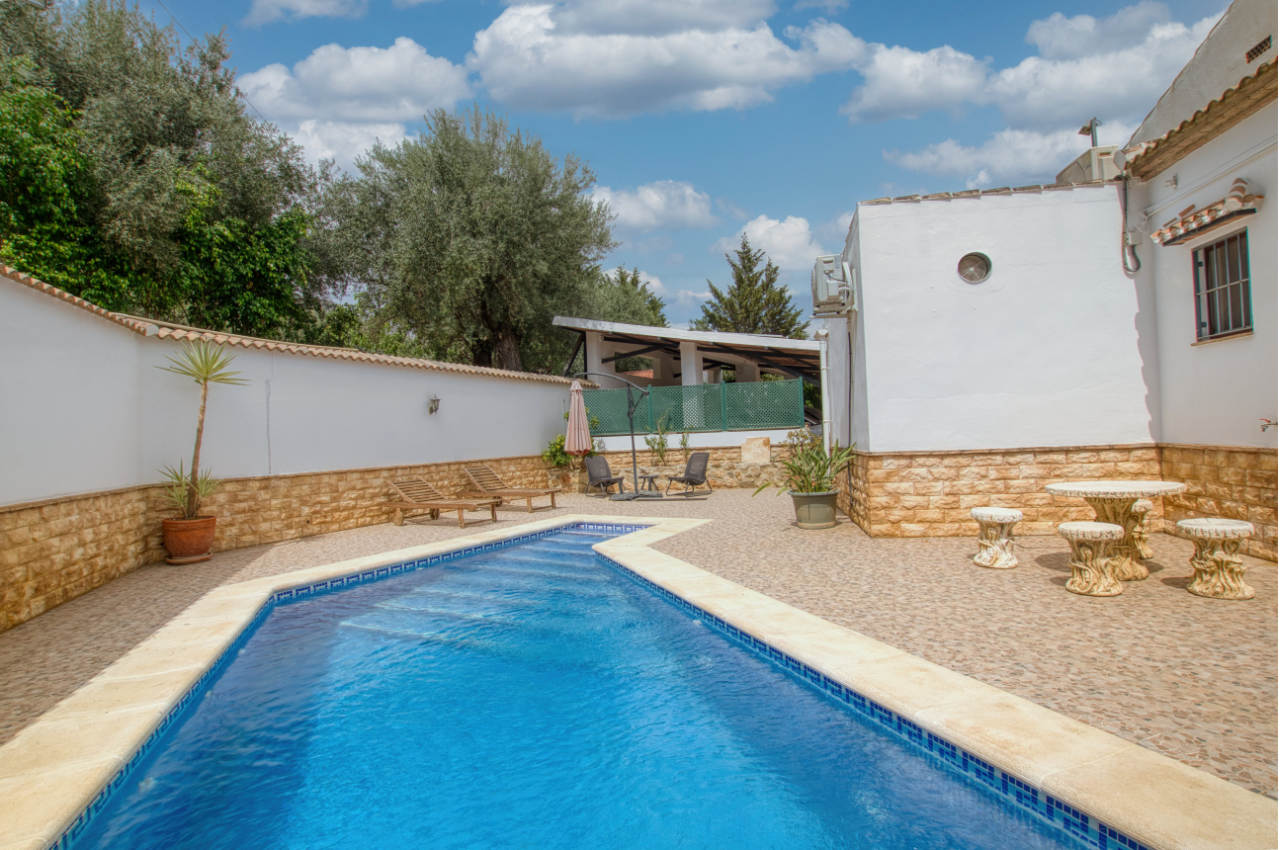 Swimming pool at Villa Vilo holiday house